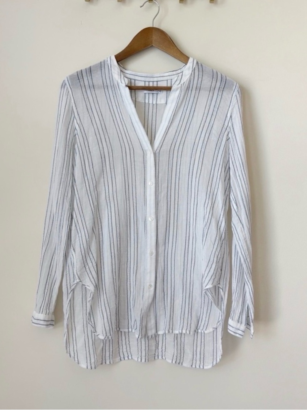 VINCE Blue Striped Cotton Button Down Shirt Sz 6 Coastal Summer